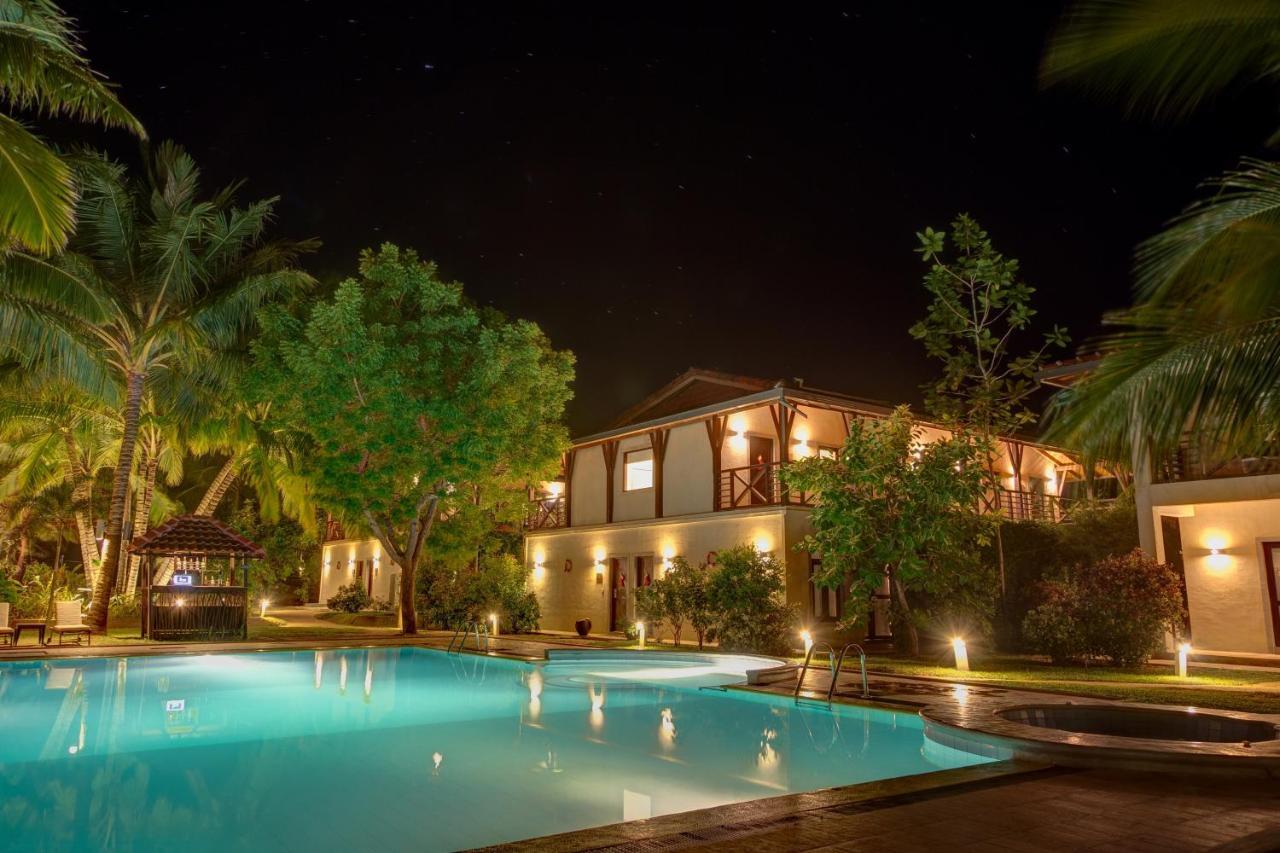 Ranna 212 Beach Resort Kahandamodara Exterior photo
