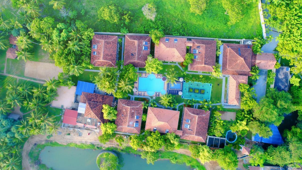 Ranna 212 Beach Resort Kahandamodara Exterior photo